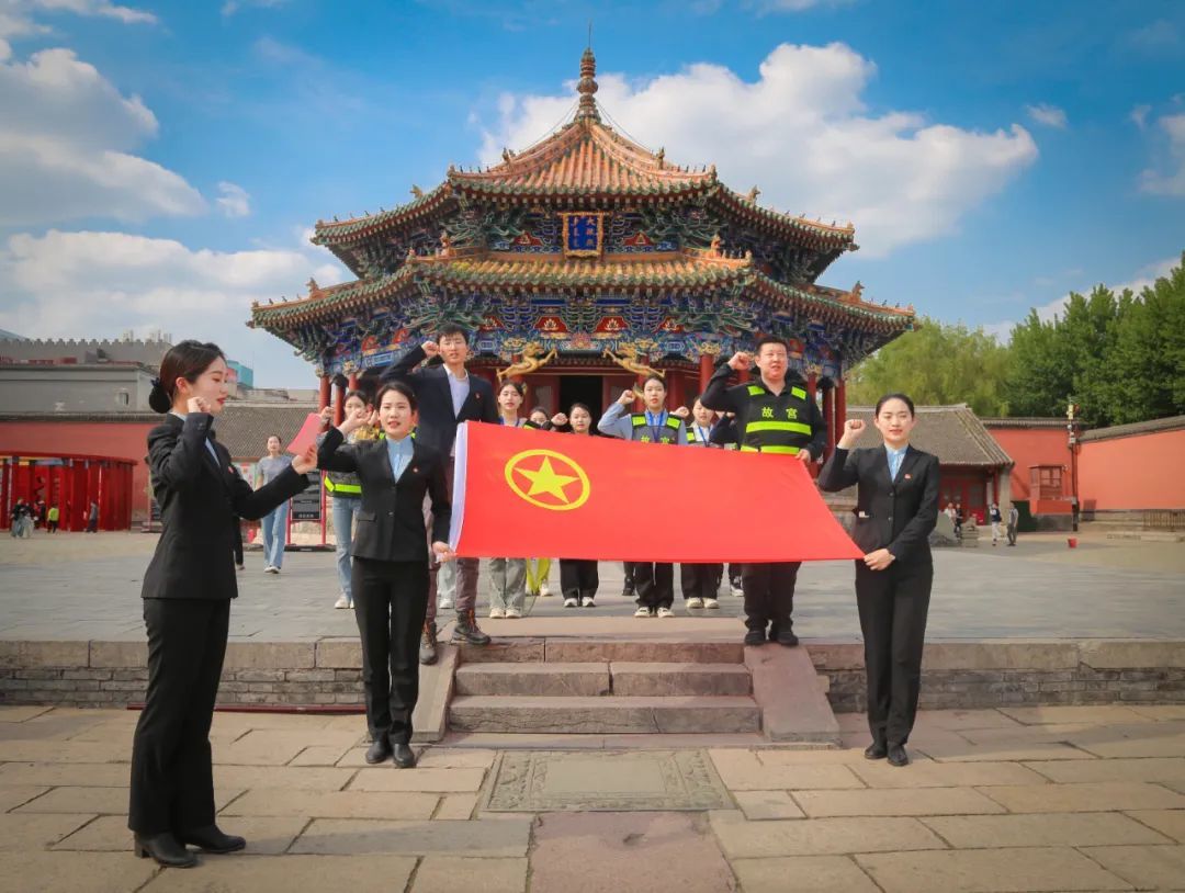 立足時(shí)代新征程 青年奮斗向前進(jìn) 立足時(shí)代新征程 青年奮斗向前進(jìn)