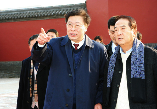 親民黨主席宋楚瑜和夫人陳萬(wàn)水參觀沈陽(yáng)故宮 親民黨主席宋楚瑜和夫人陳萬(wàn)水參觀沈陽(yáng)故宮