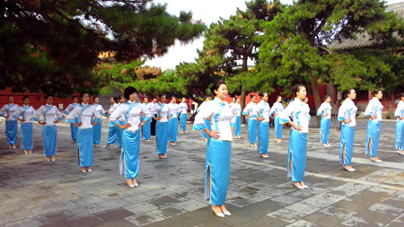 沈陽(yáng)故宮博物院群工部講解組堅(jiān)持開展早訓(xùn) 沈陽(yáng)故宮博物院群工部講解組堅(jiān)持開展早訓(xùn)