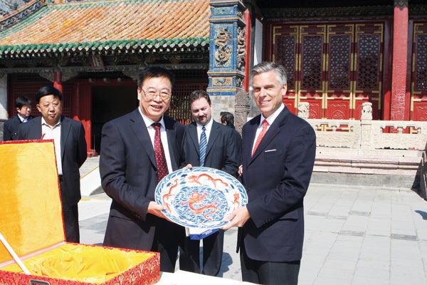 美國(guó)駐華大使洪博培Jon Huntsman及夫人 美國(guó)駐華大使洪博培Jon Huntsman及夫人