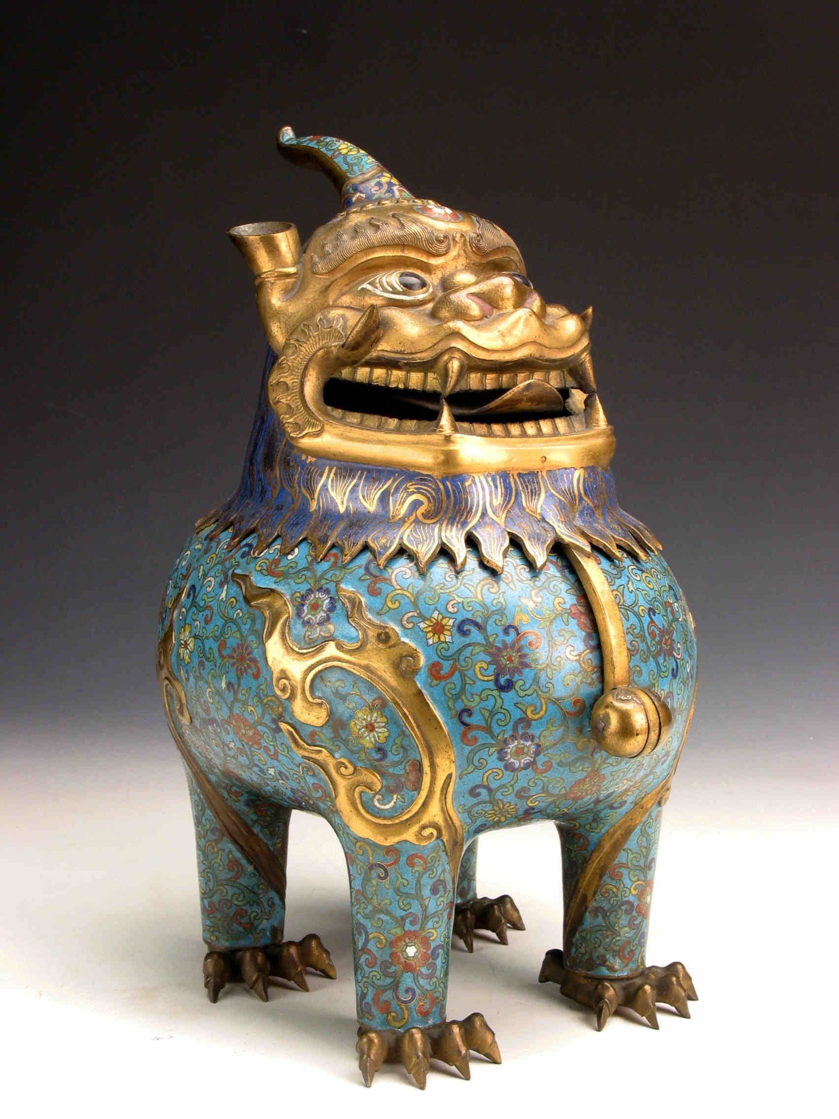 【沈陽(yáng)故宮精美文物鑒賞】清乾隆款掐絲琺瑯甪端 【沈陽(yáng)故宮精美文物鑒賞】清乾隆款掐絲琺瑯甪端