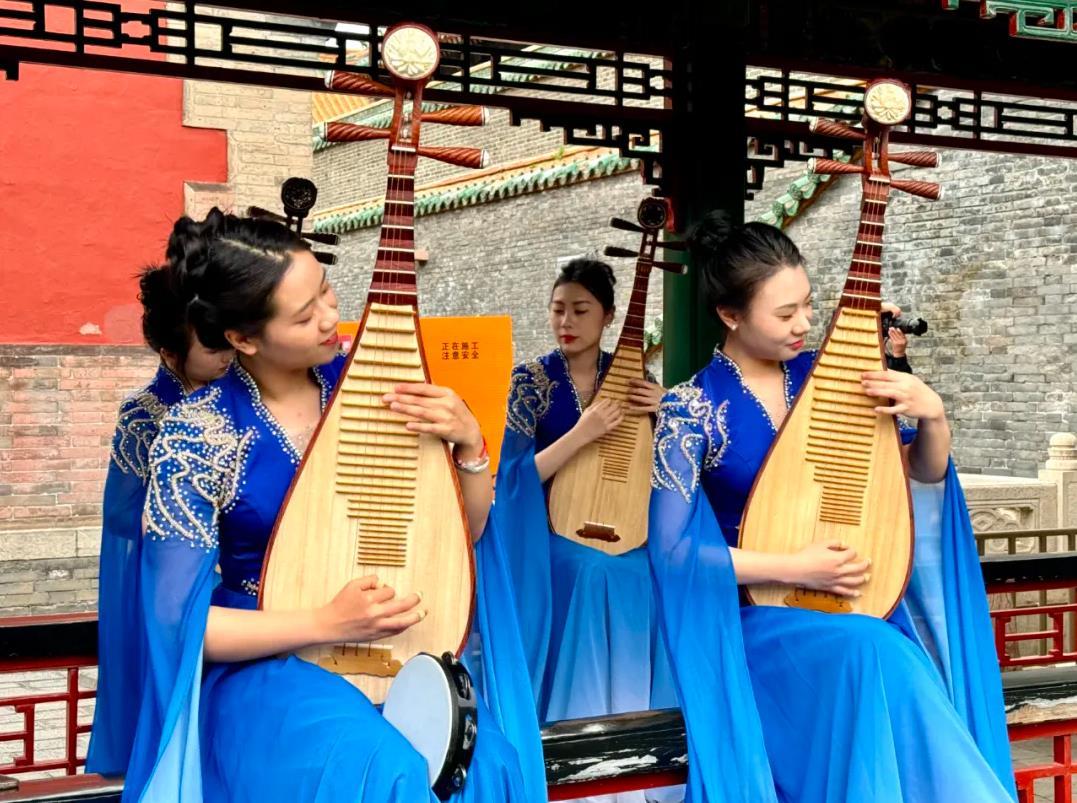 輕騎踏歌行 唱響新六地——沈陽音樂學(xué)院“紅色文藝輕騎兵”小分隊走進沈陽故宮博物院 輕騎踏歌行 唱響新六地——沈陽音樂學(xué)院“紅色文藝輕騎兵”小分隊走進沈陽故宮博物院