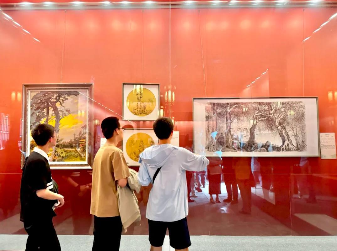 申遺成功20年|沈陽(yáng)故宮推出“古韻蔥蘢——‘一宮三陵’繪畫(huà)作品展” 申遺成功20年|沈陽(yáng)故宮推出“古韻蔥蘢——‘一宮三陵’繪畫(huà)作品展”