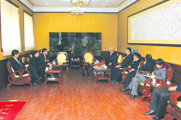 與德國(guó)伍爾特藝術(shù)博物館簽約 與德國(guó)伍爾特藝術(shù)博物館簽約