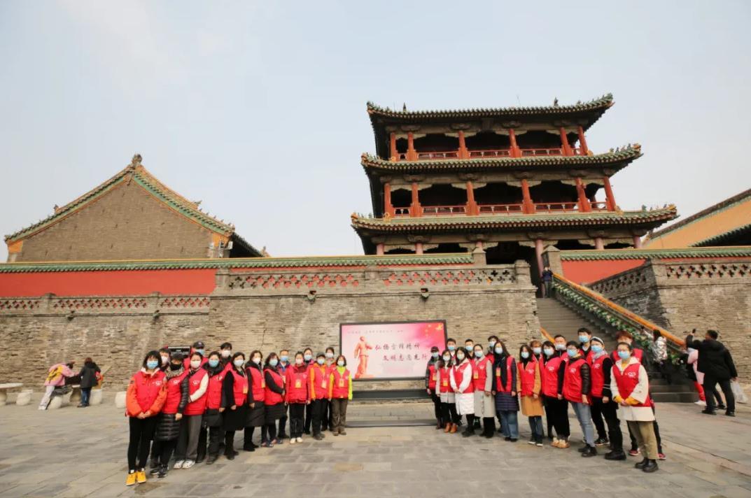 弘揚雷鋒精神 文明志愿先行 弘揚雷鋒精神 文明志愿先行