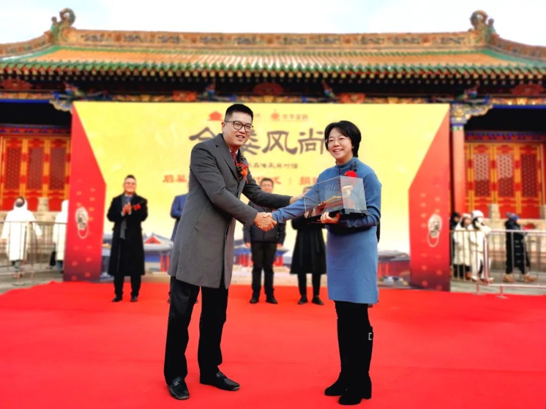 “金縷風尚——古今藝術(shù)品傳承與對話”展覽在沈陽故宮開幕 “金縷風尚——古今藝術(shù)品傳承與對話”展覽在沈陽故宮開幕