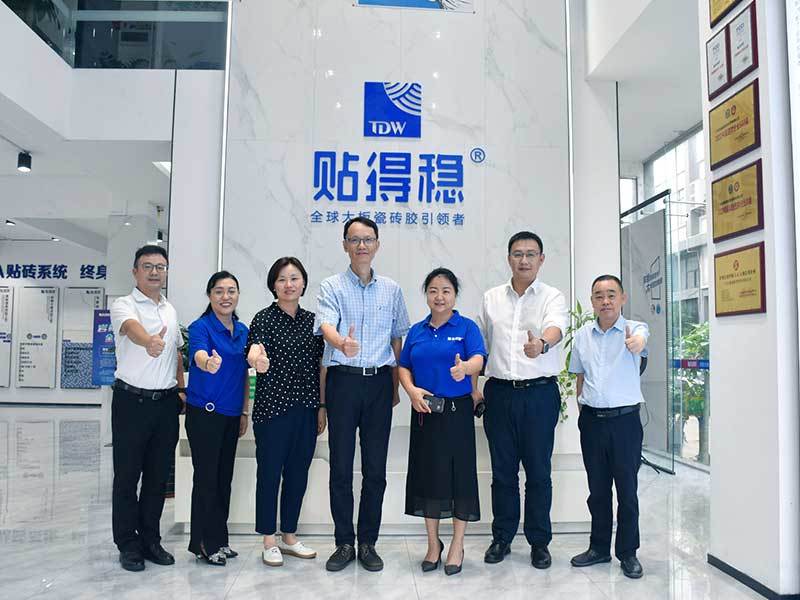 德国瓦克化学大中华区总监到访贴得稳，深度交流岩板安全交付系统方案