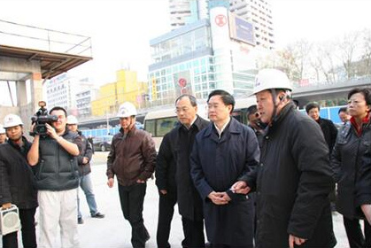 原武漢市市長阮成發(fā)視察中山公園地鐵站