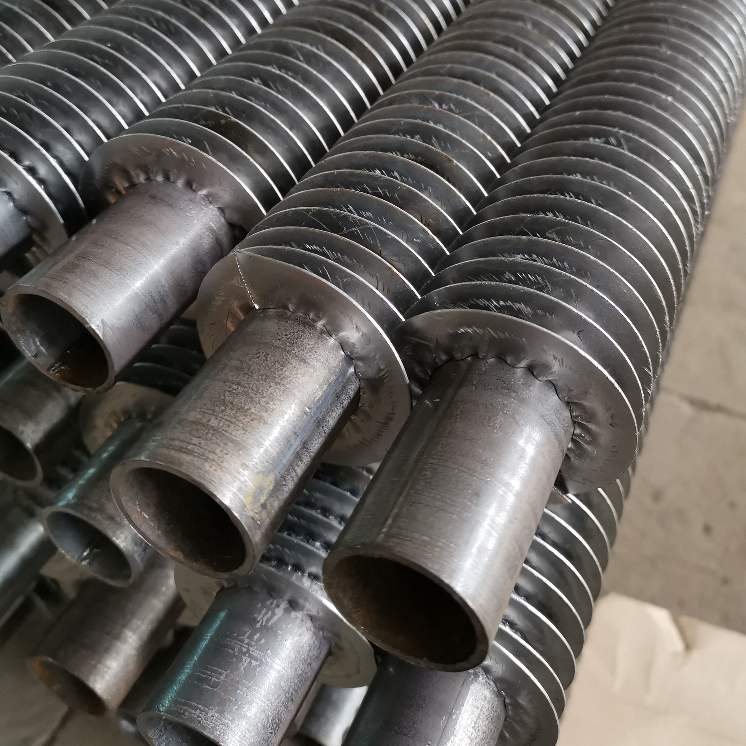 Alloy steel finned tube