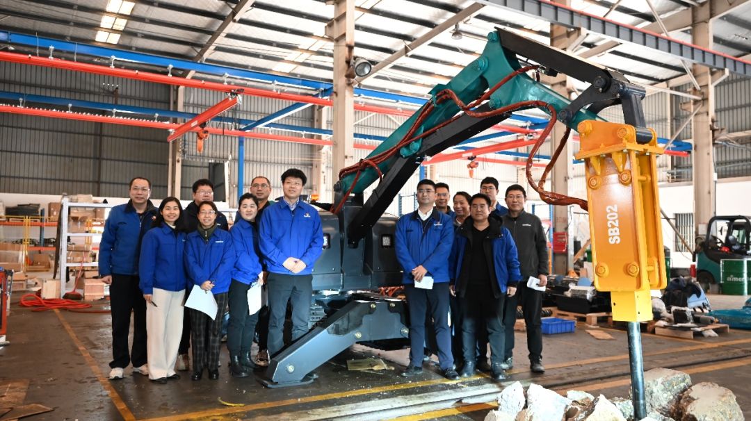 破拆應急，智能擔當！山河特裝SWR280DE破拆機器人下線交付