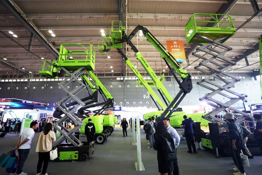 全電出擊 智造引領！中聯重科智能高機8款新品閃耀 CICEE 2023