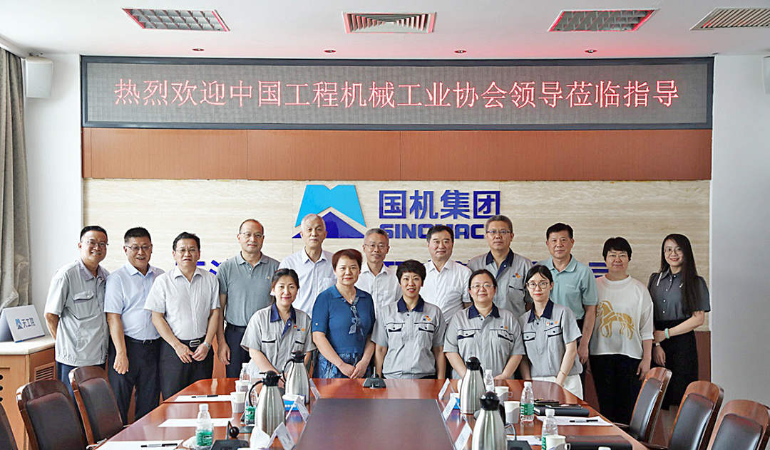 中國工程機械工業協會蘇子孟會長一行到天工院調研