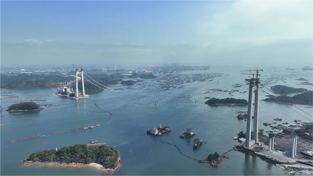 穿云破霧跨海！中聯重科塔機助建廣西海上最高的貓道