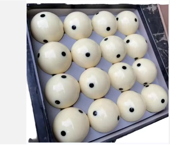 High quality 8A quality 57.2mm billiards main ball resin material, with 6 black spots for sale