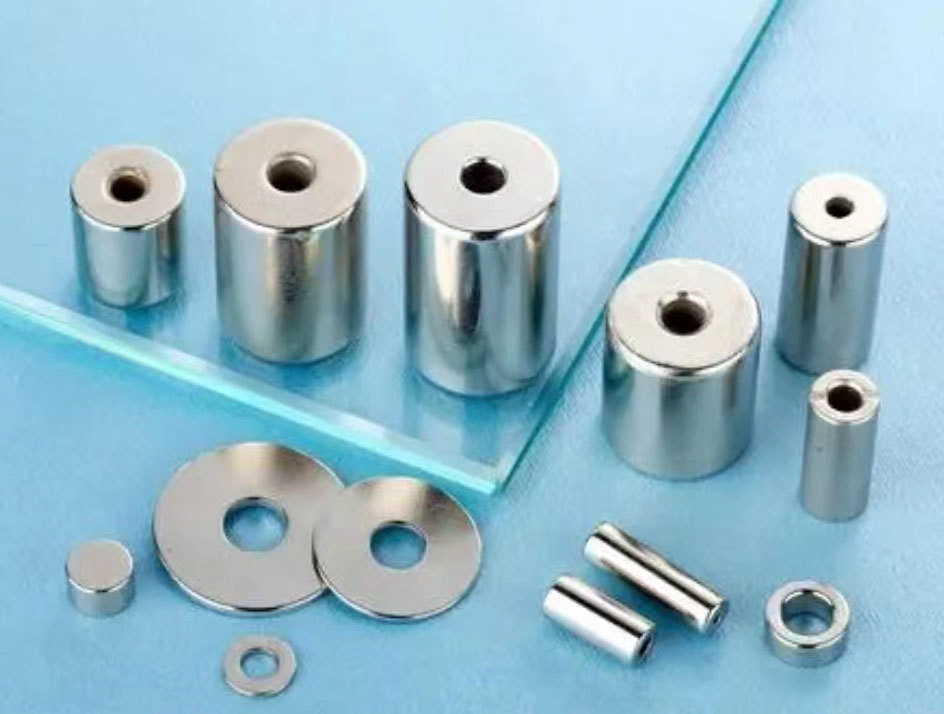 Strong magnetic neodymium iron boron
