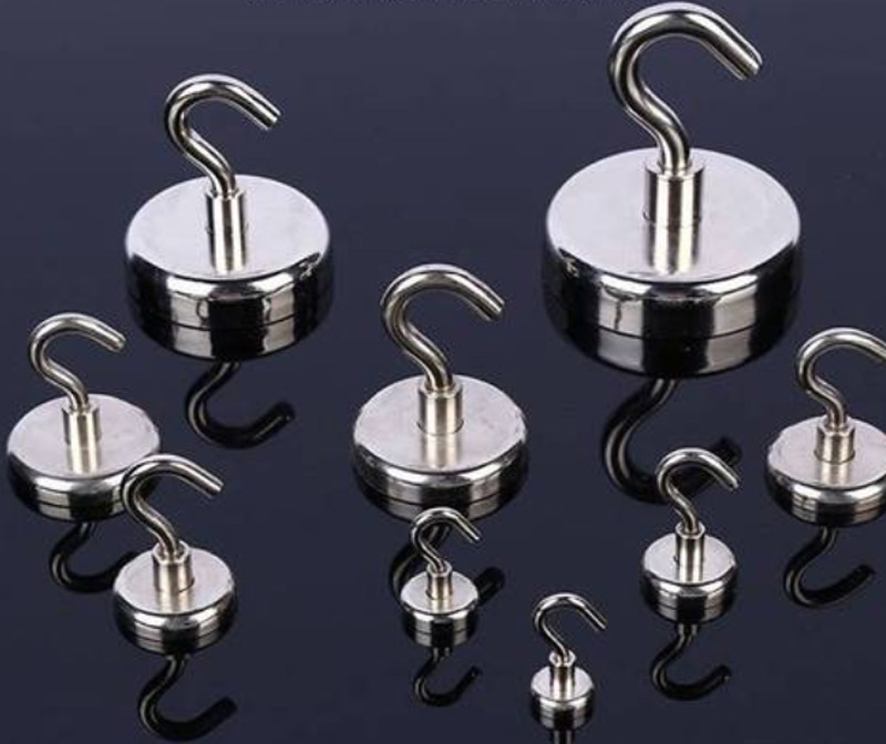 Magnetic hook / Salvage magnet