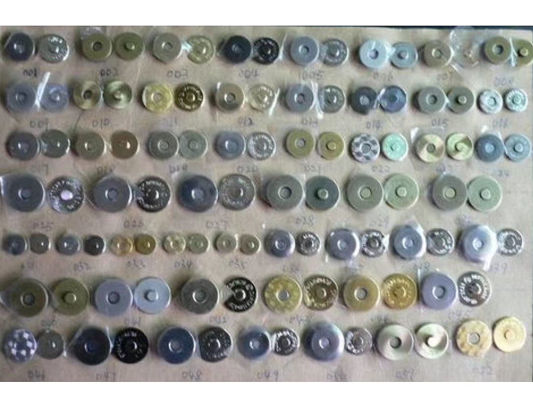 Magnetic badge