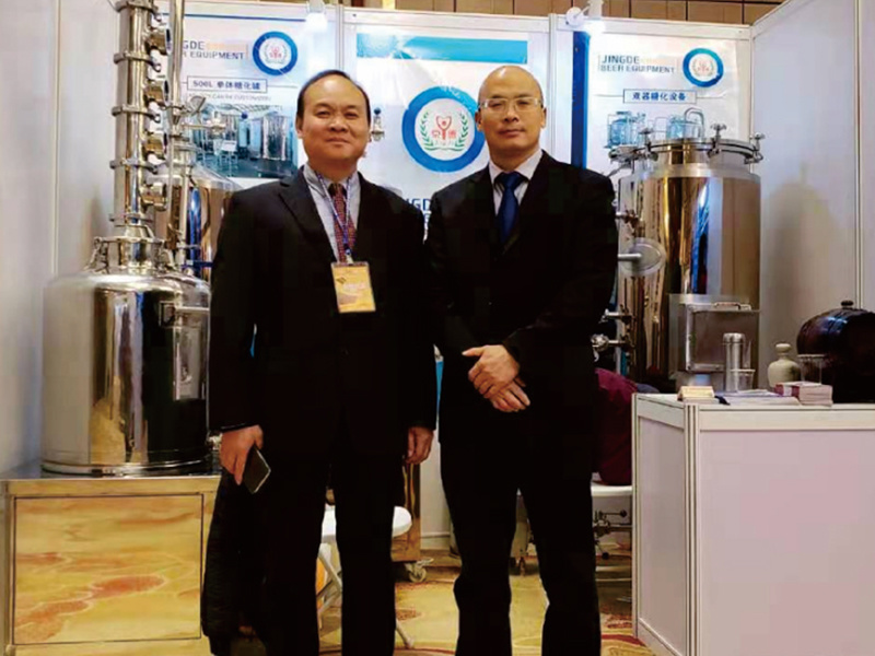 中国食品発酵研究院の王徳良常務副院長は弊社の設備を見学しました。