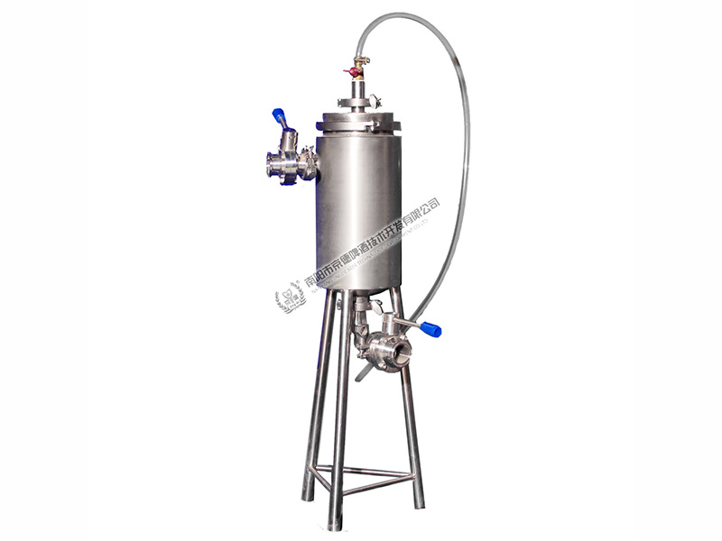 Yeast addition tank