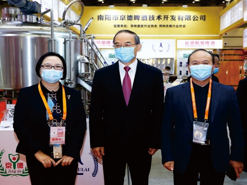 Huang Qiang, subsecretario del Comité Provincial del Partido de Sichuan y gobernador (ex vicegobernador ejecutivo de la provincia de Henan), visitó Jingde Beer Equipment