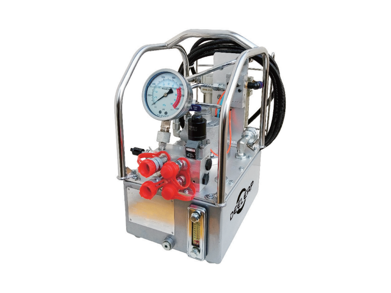 Pneumatic hydraulic pump specially for hydraulic torque wrench