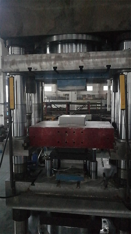 bidirectional sagger hydraulic press