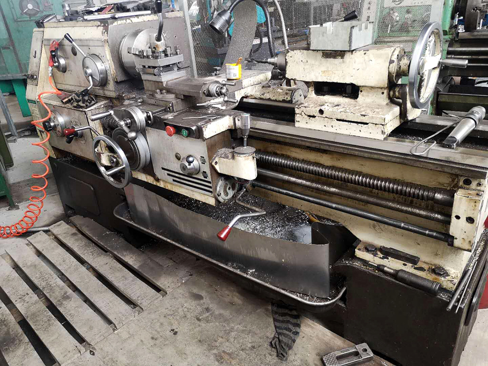 Ordinary car bed CA6140A gray