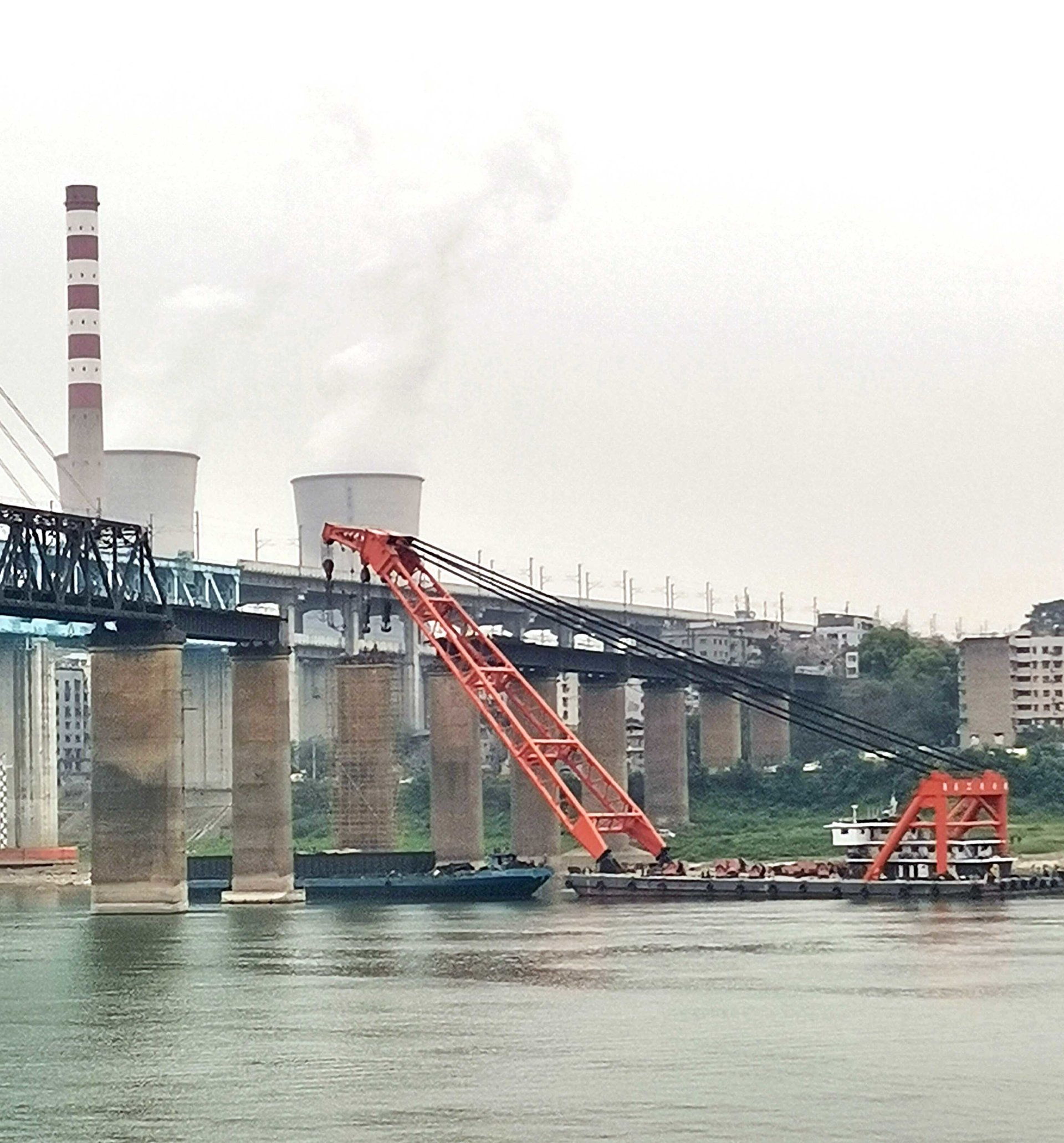 重庆第一座长江铁路大桥，历经岁月59载，完成历史使命被拆除