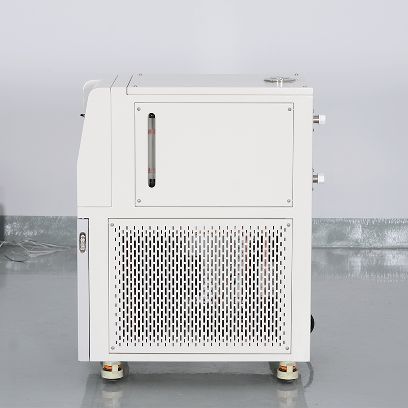 密闭型-30℃低温循环器