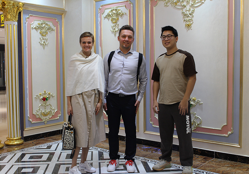 Customer Visit 06