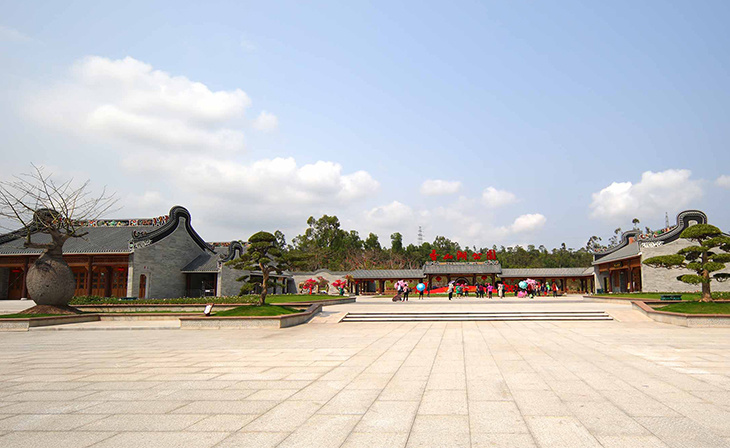 香山湖公園二三期  10.2億