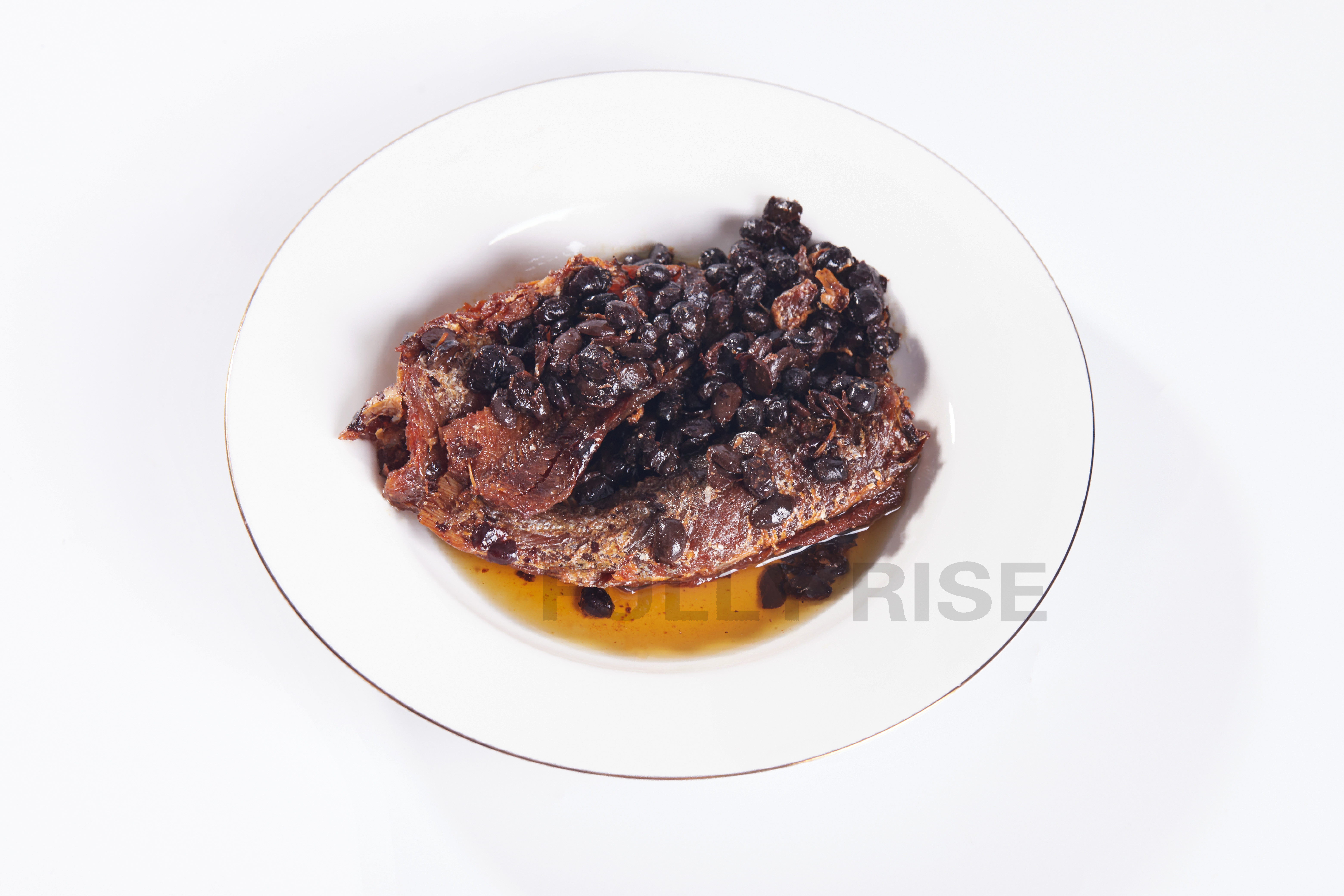Canned dace with salted black beans