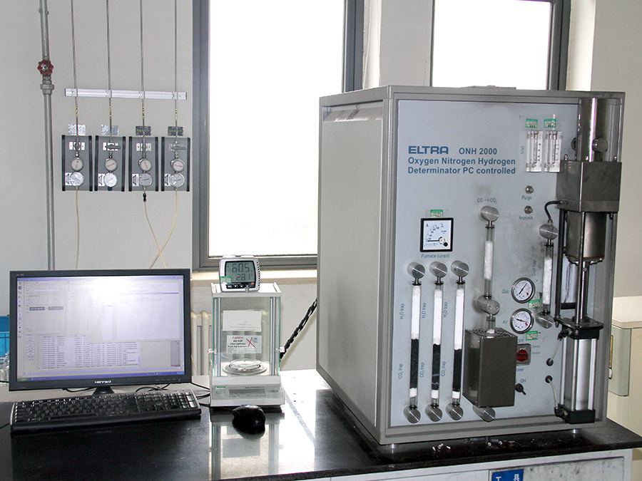 Eltra ONH2000 gas analyzer