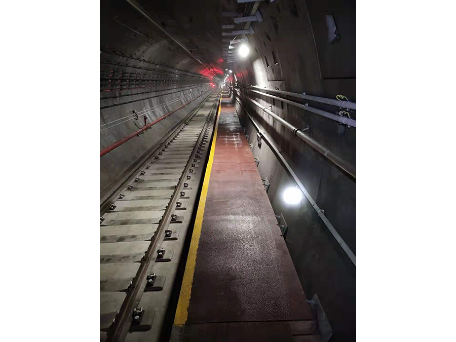 Composite Platform for Subway Evacuation in Xiamen