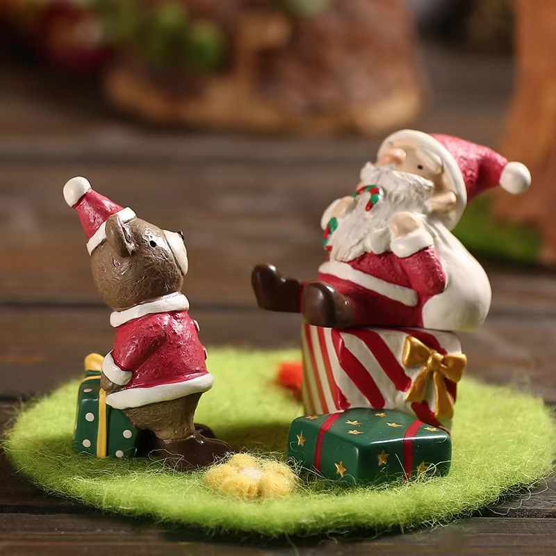 Christmas Theme Custom Resin Figurines Manufacturer
