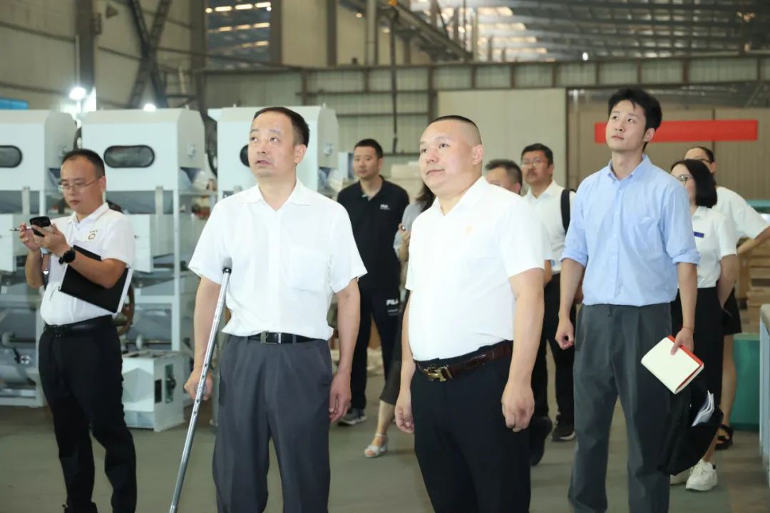 Para pemimpin United Front Work Department dari Komite Distrik Qingbaijiang mengunjungi Sichuan Mujin Science and Technology