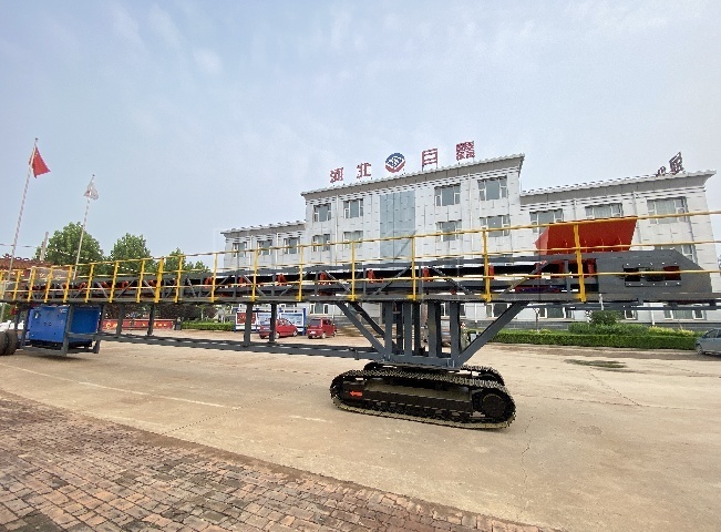 Tracked Radial Stacker