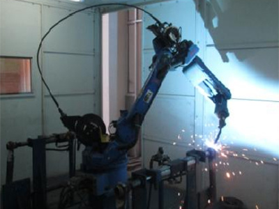 Stabilizer bar welding robot