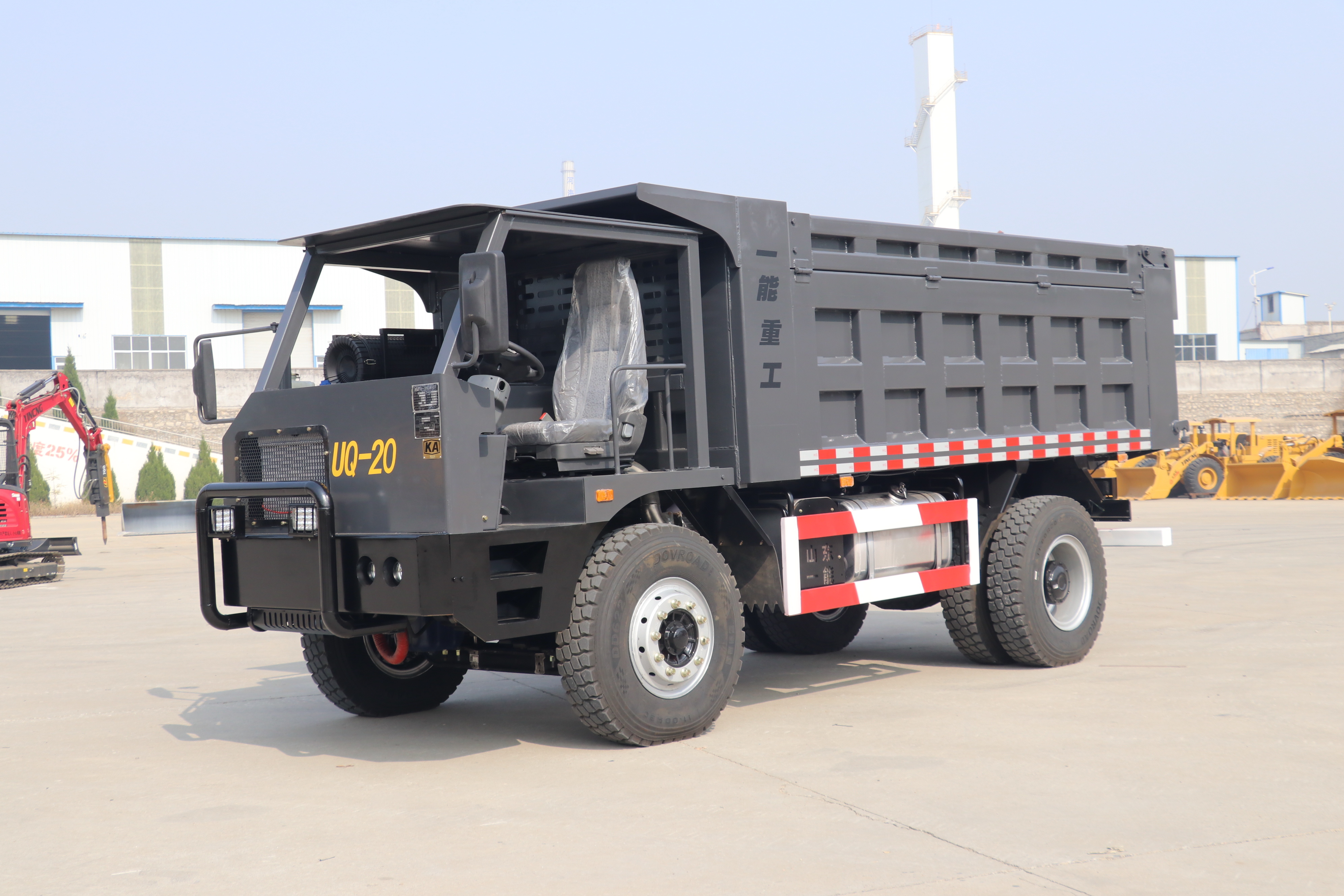 DUMP TRUCK 8-30 TON