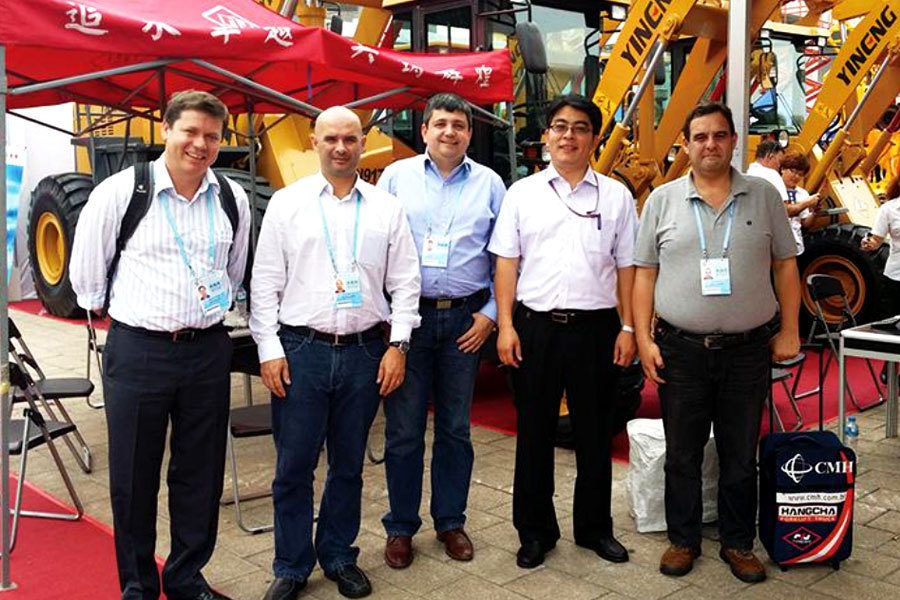Brazilian customers who cooperated at the exhibition