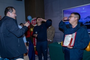佳航