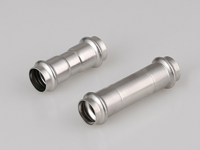 What is the difference between stainless steel compression fittings and carbon steel materials?