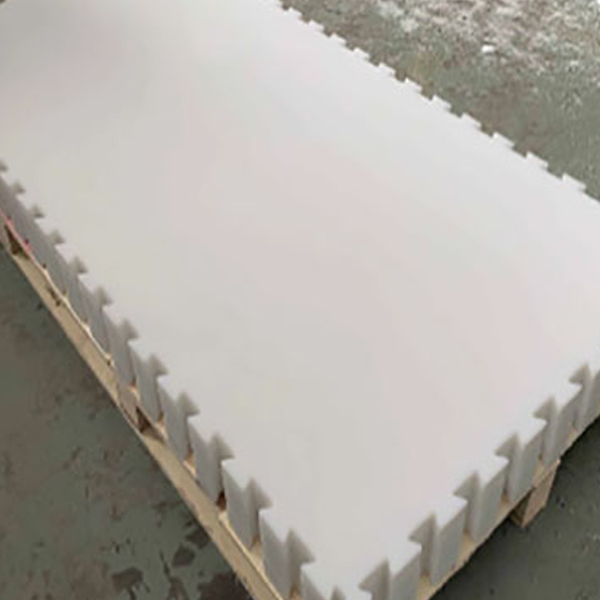 Synthetic ice rink