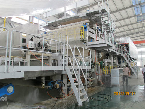 河南新鄉鴻泰紙業有限公司-無碳復寫原紙生產線一條-由山東信和制造