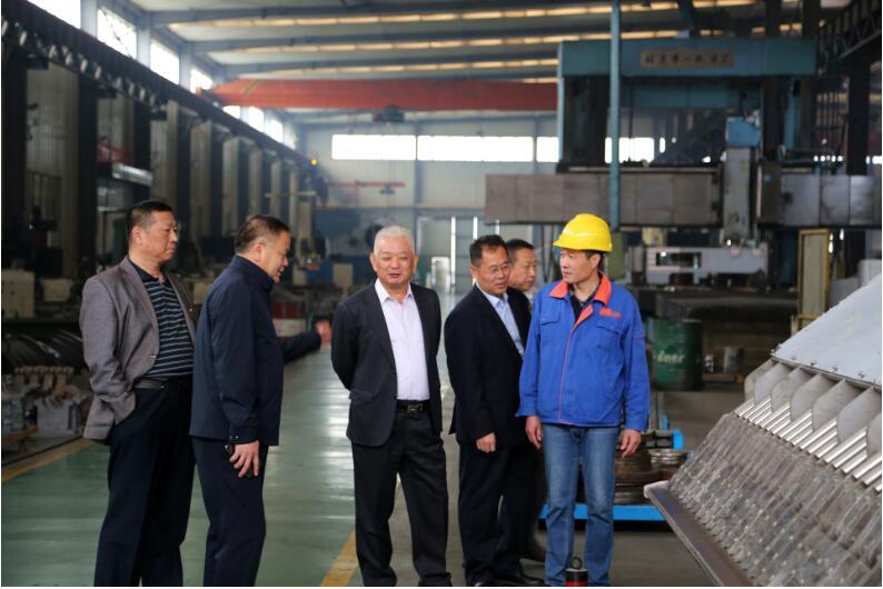 Cao Zhenlei, chairman of the China Paper Society, and his party came to the company for research and guidance