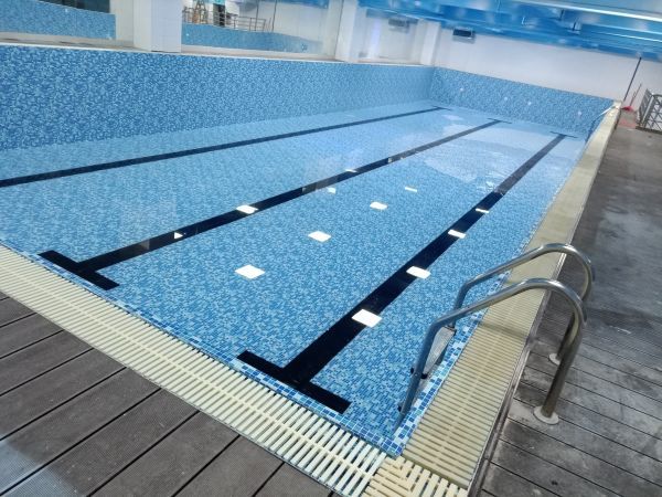 室内钢结构恒温游泳池 （广东/广州）