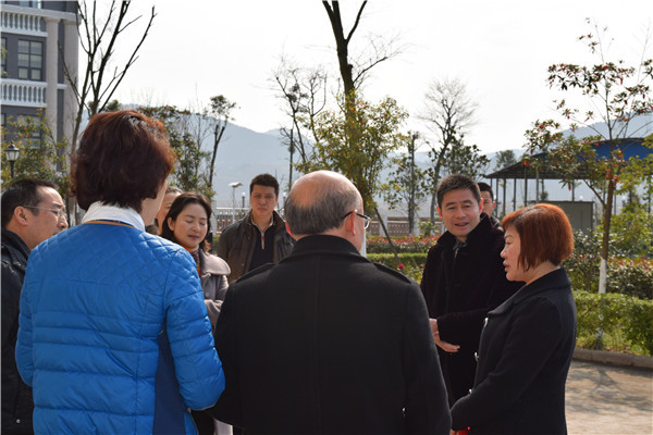 市外侨办主任方敏、市侨联主席蒋蓓一行调研盐亭污水处置赏罚厂事情