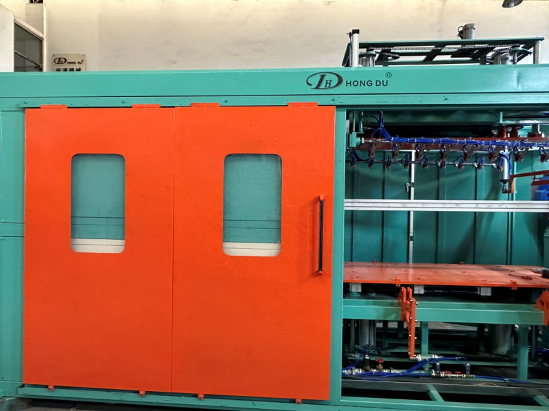 全自動(dòng)冰箱門膽吸塑成型機(jī)