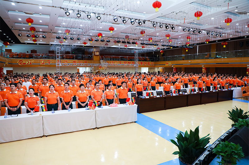 7163银河官方网址组织全员观看纪念抗战胜利80周年阅兵
