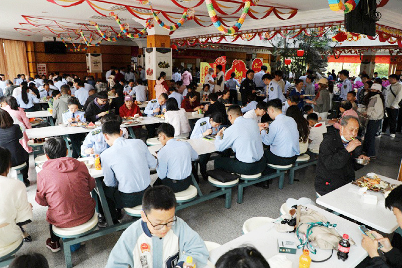 青島三利集團(tuán)隆重慶祝第二十屆家庭節(jié)